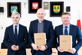 Podpisanie umowy na rewitalizację przestrzeni użyteczności publicznej przy Parafii NMP z Fatimy