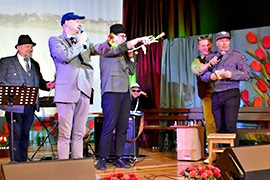 Niezapomniany, pełen muzyki i humoru koncert na Dzień Kobiet w Ciechanowcu